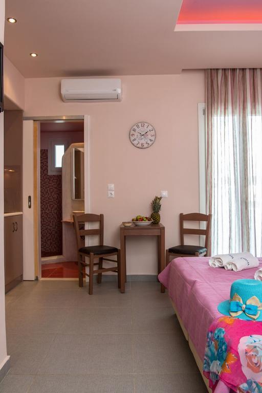 Michaella Studios Плака Екстер'єр фото