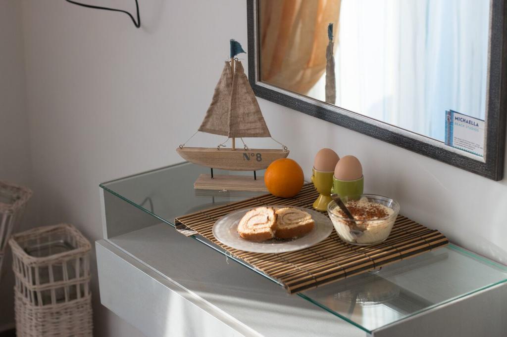 Michaella Studios Плака Екстер'єр фото